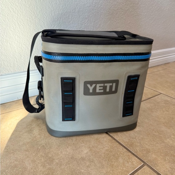 Yeti Hopper Flip 12 Soft Cooler - Picture 1 of 9